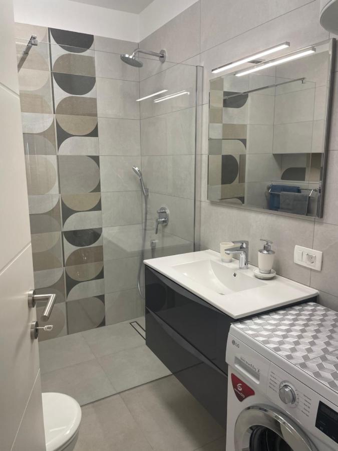 Spacious New App For 5 Persons, Close Beach&City Porec Luaran gambar