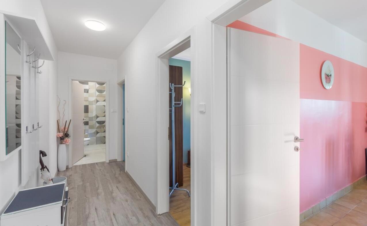 Spacious New App For 5 Persons, Close Beach&City Porec Luaran gambar