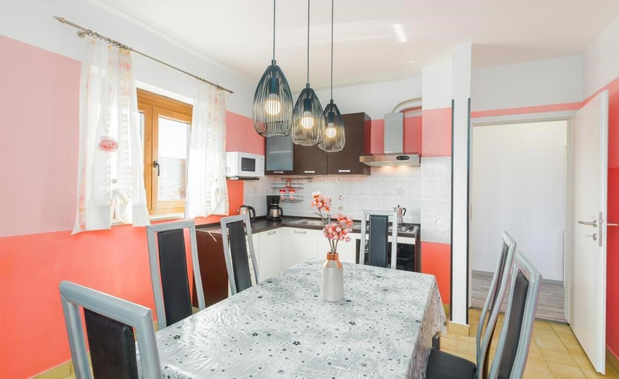 Spacious New App For 5 Persons, Close Beach&City Porec Luaran gambar